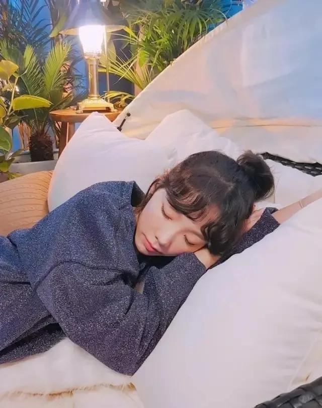 判断适合空气刘海还是漫画刘海,漫画刘海空气刘海哪个好看