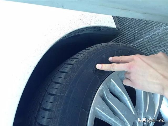 胎侧刮伤两毫米严重吗,胎侧刮伤