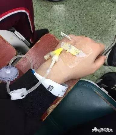 在医院，我们被标记为不同的人群，父亲出院的那一刻：人间值得