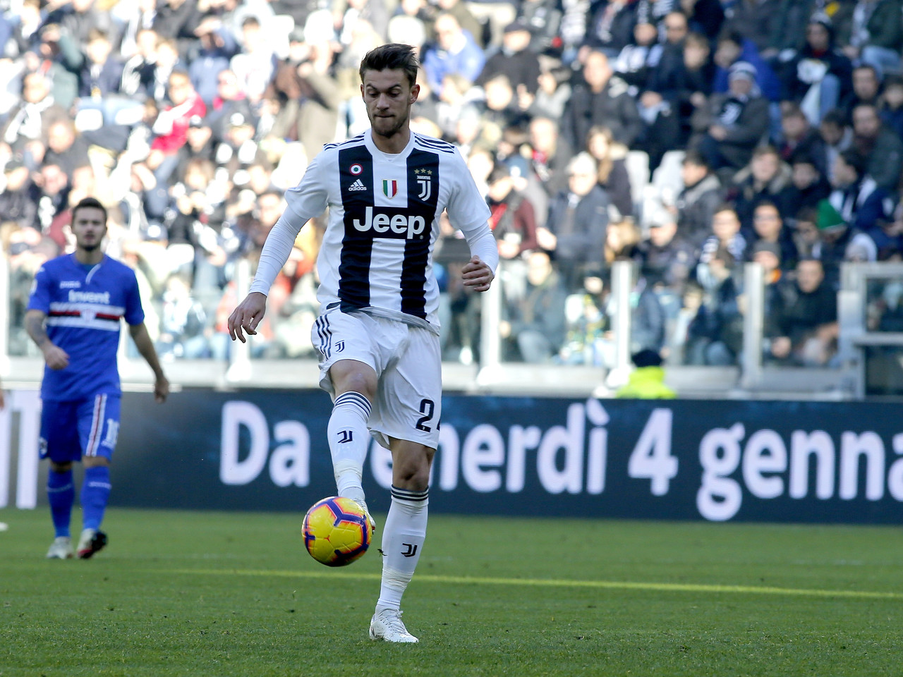 乱花渐欲迷人眼媒体经济烟雾弹，高层操作看不懂球迷一厢情愿