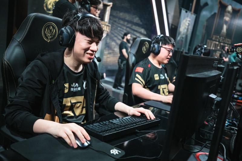 乌兹永远滴神视频,乌兹永远的滴神完整版