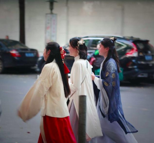 互联网分析师翟菜花接受采访,翟菜花互联网风云榜