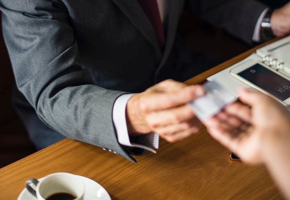 刷卡可以刷大额度吗,怎么刷卡会降额度