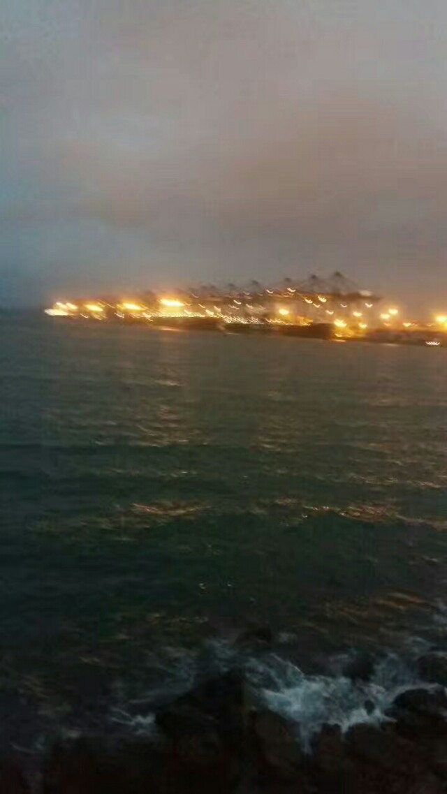 富士康为什么推荐一个人来应聘,富士康打工的小伙子