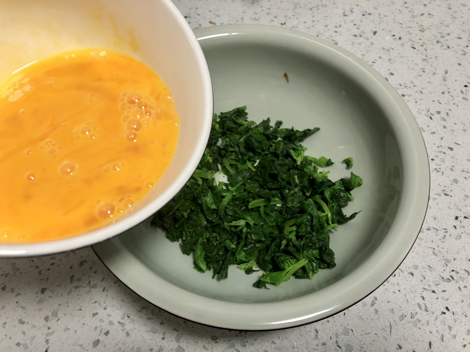 大头菜叶子晒干要怎么炒才好吃,怎么炒菜芽翠绿好吃又简单