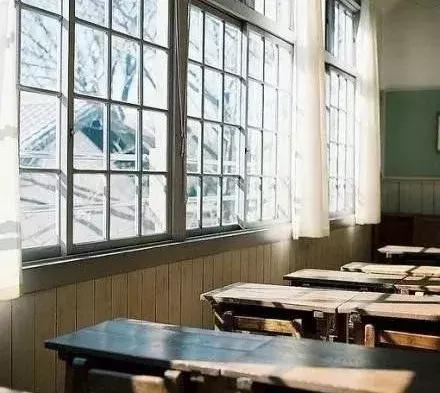 致敬老师感恩老师的散文,写给老师感谢师恩的诗