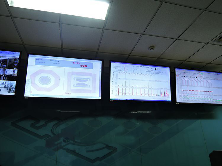 中国有大型电子对撞机吗,中国超级正负离子对撞机