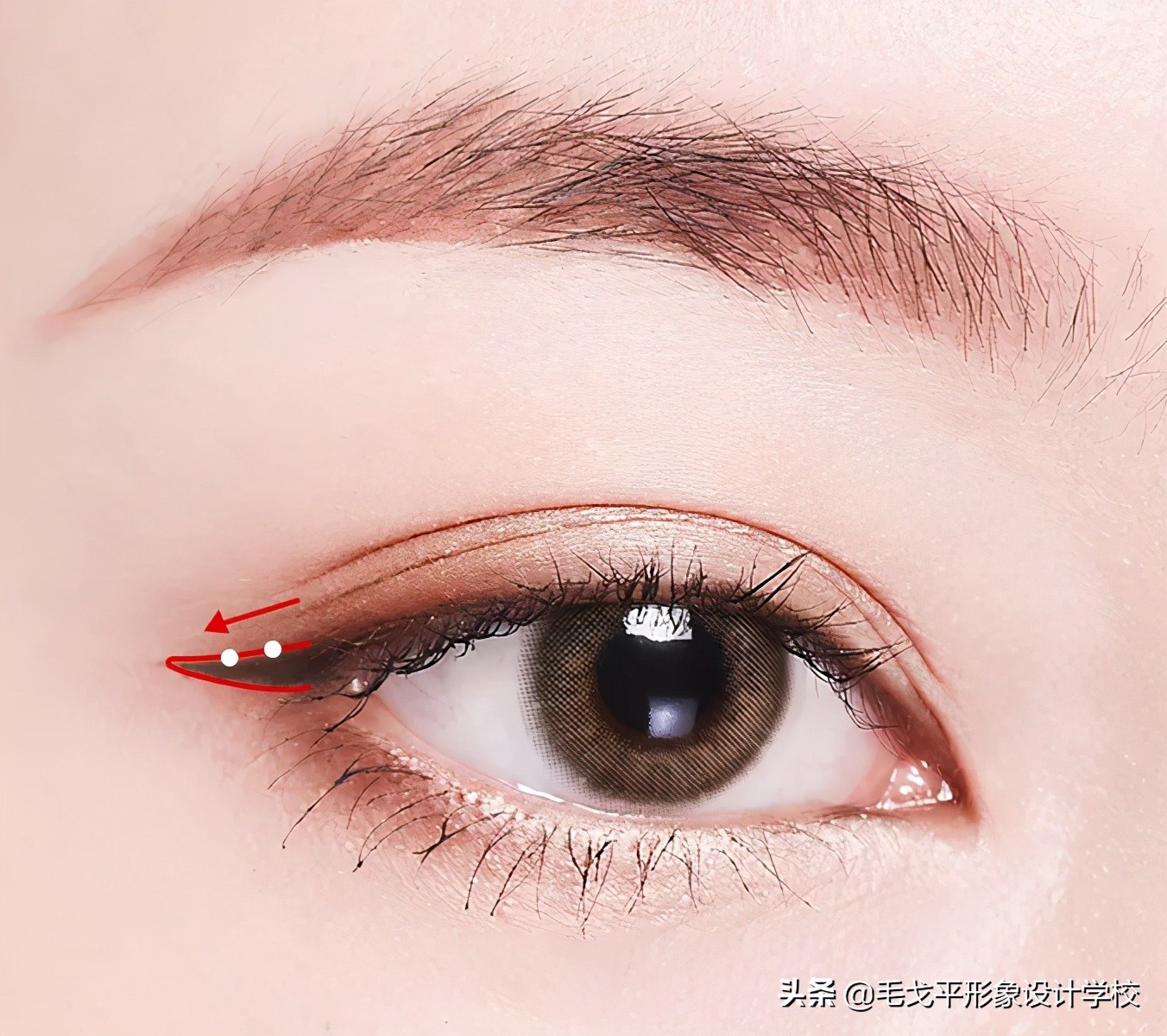 完美日记眼线画法新手,眼线的画法新手简单
