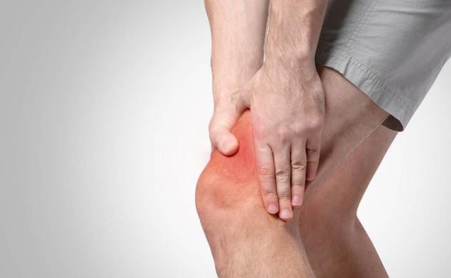 下雨天手腕关节疼痛是怎么回事,下雨天手指关节疼痛怎么回事