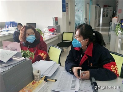 今天，让我们把镜头对准社区小巷总理