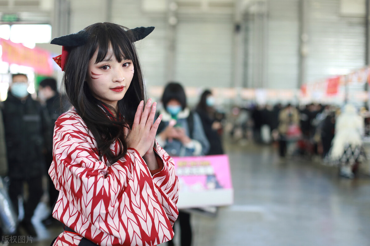 美瞳怎么戴也戴不进去怎么办,美瞳怎么戴图片