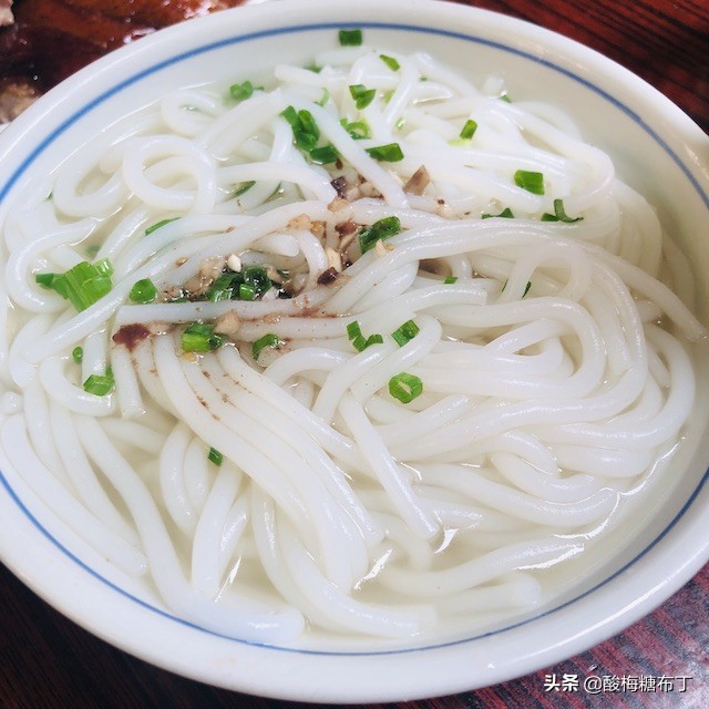 260元一只烧鹅，称霸东莞三十四年，广州街坊都要开车过去吃