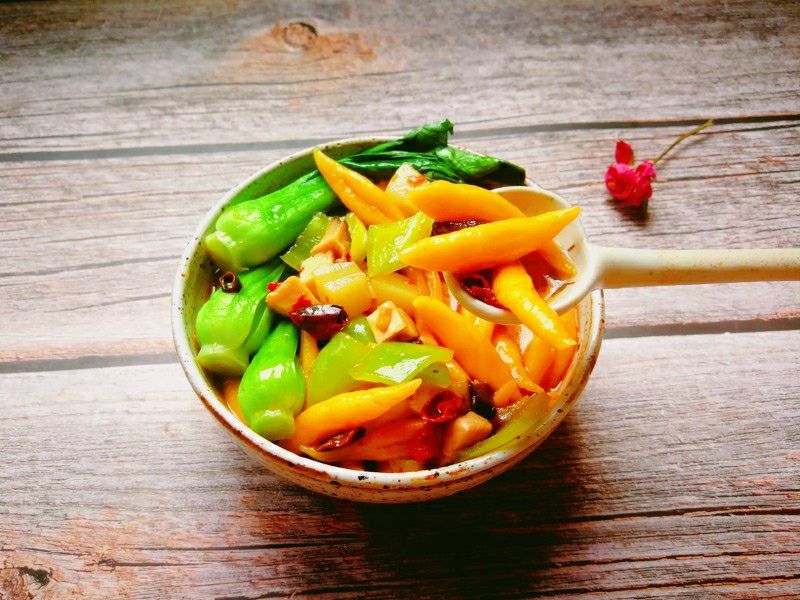 土豆干粮的家常做法,东北土豆白面干粮的做法