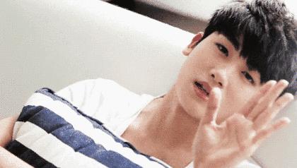 抖音上爆火去螨虫黑头的洗面奶,全网很火男生洗面奶