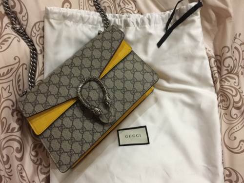 火遍街拍的酒神包，三招教你1分钟辨真假