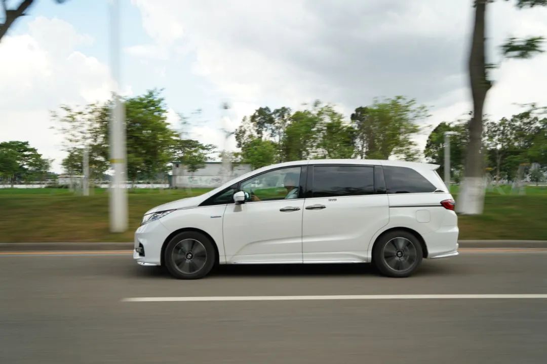 奥德赛油灯亮了还能跑多少公里,混动奥德赛油灯亮还能跑多少公里