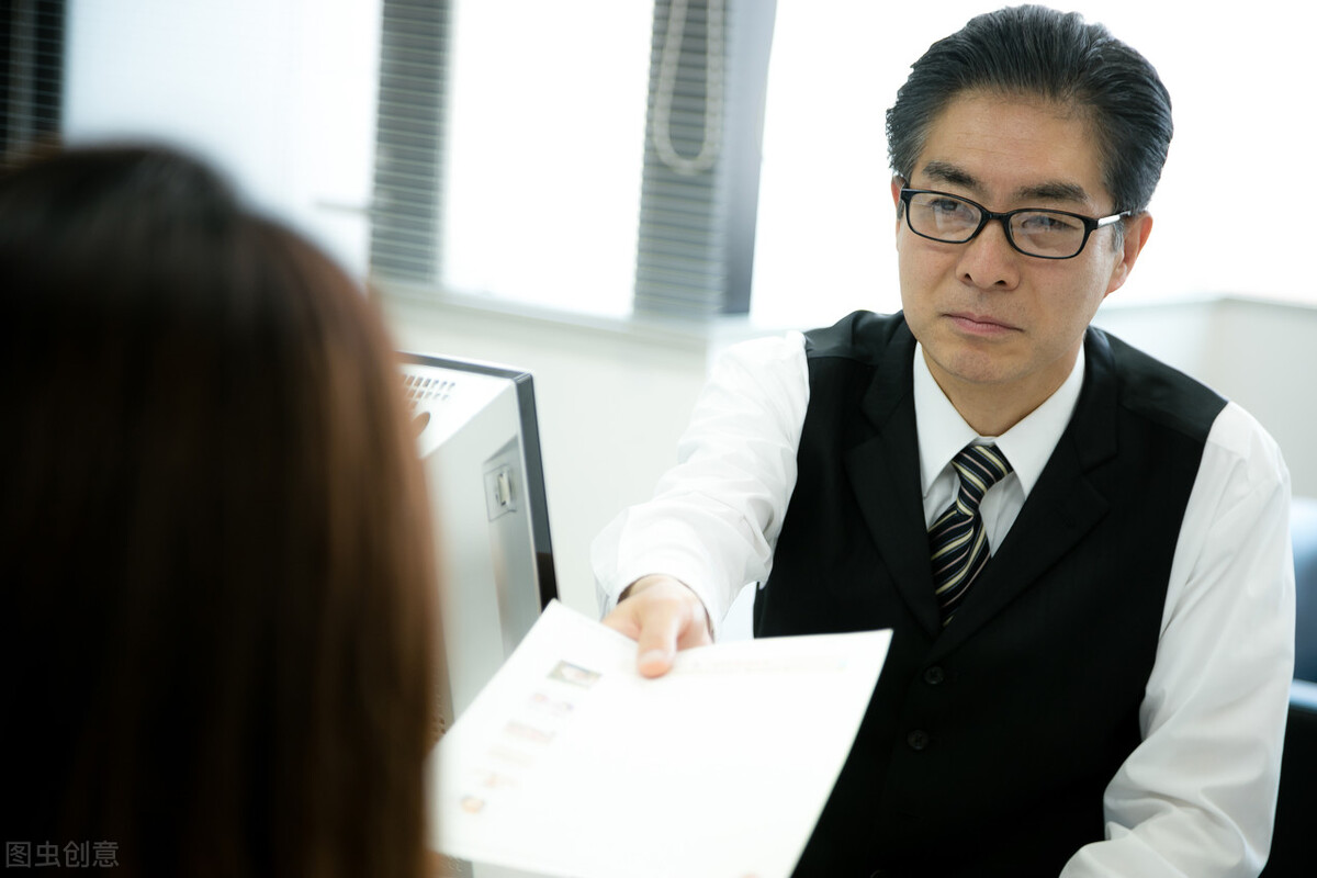 如何巧妙的和老板说涨工资,做好这6点老板主动给你加薪