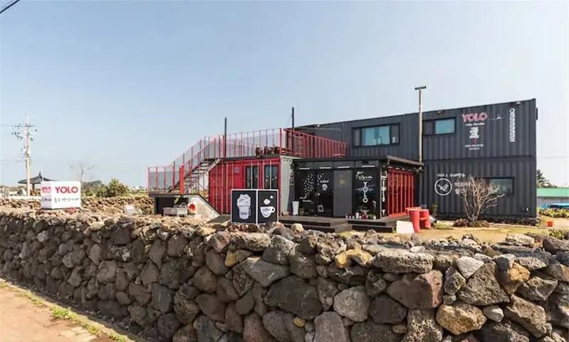 极简集装箱咖啡屋,怀旧音乐餐吧装修效果图