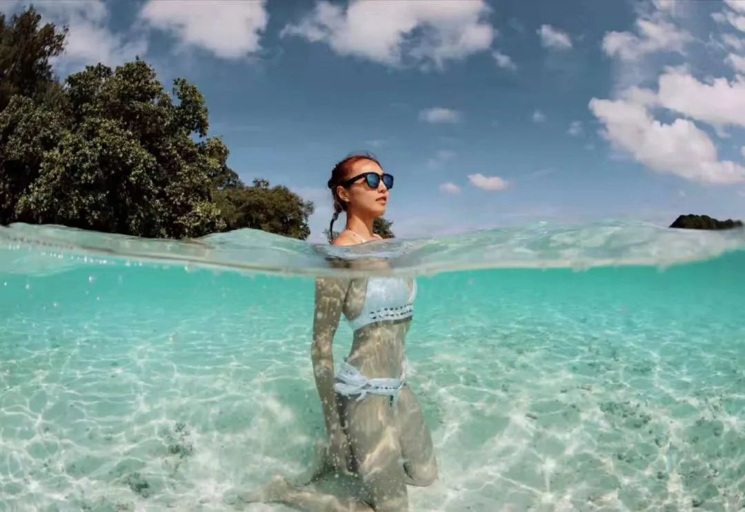 圈粉百万的身材到底有多性感？翘臀女神一张泳照告诉你