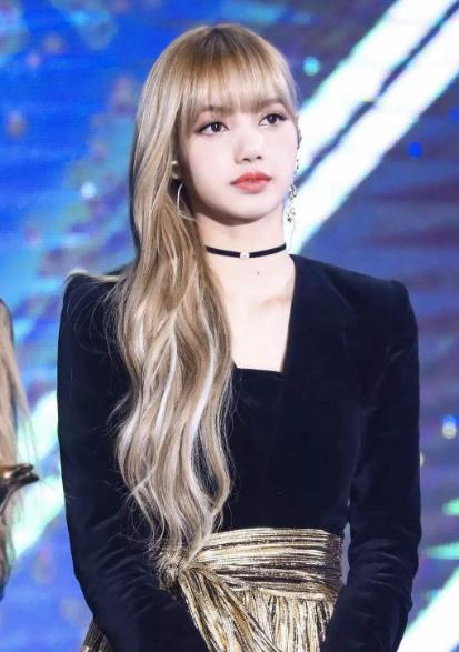 李彩玲家境富裕,家庭和谐的爱豆