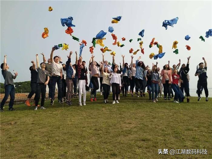 拓展训练团队游戏破冰团建,适合记住对方名字的破冰小游戏