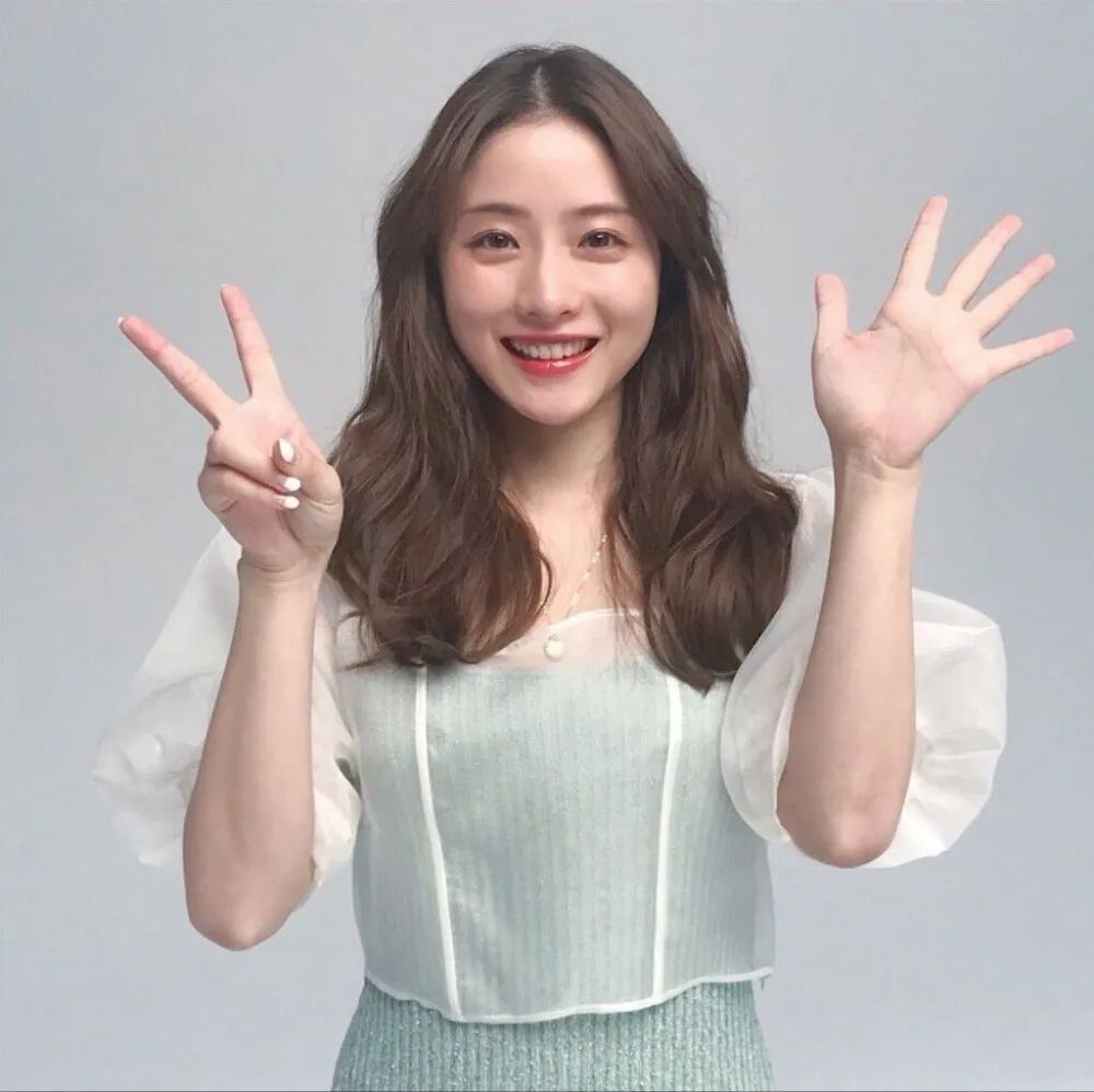 嘴凸的女生其实也很好看,凸嘴女生怎么微笑好看