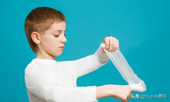 白t恤顽固黄渍怎么洗白小妙招,保养白t恤的5个小妙招