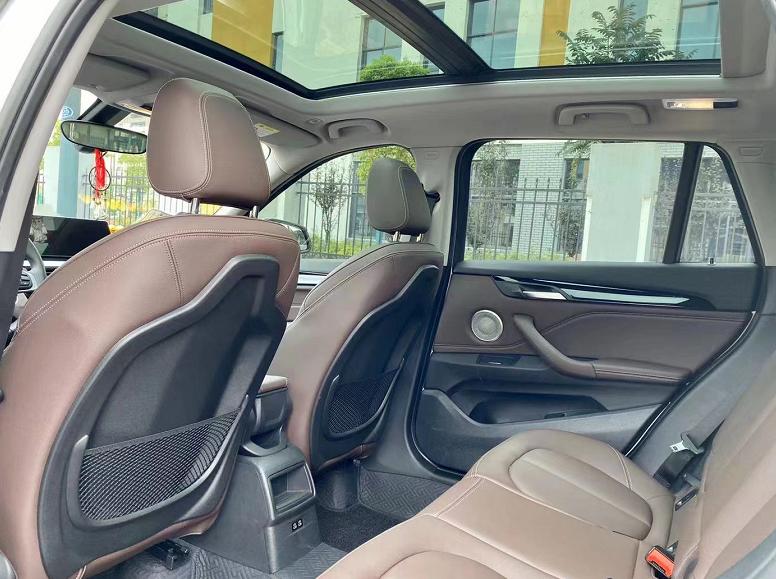 不一样的体验全新宝马x1实拍,宝马x110年值得多少钱