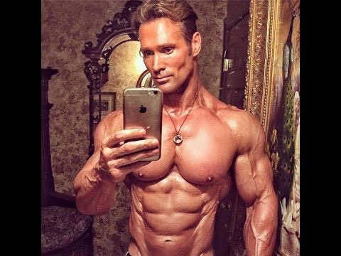 大力王迈克奥赫荣誉,大力王迈克奥赫恩自信秀肌肉