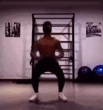 深蹲500个之后尿液变深,深蹲后第二天尿液深褐色