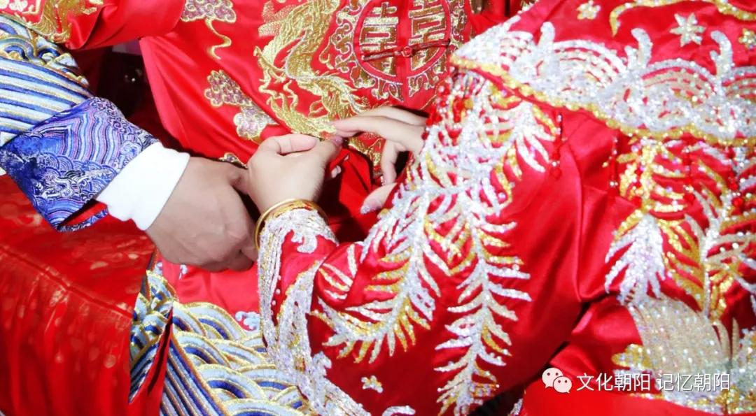 婚礼的习俗端洗脸水要说话,婚礼的习俗也特别朴实