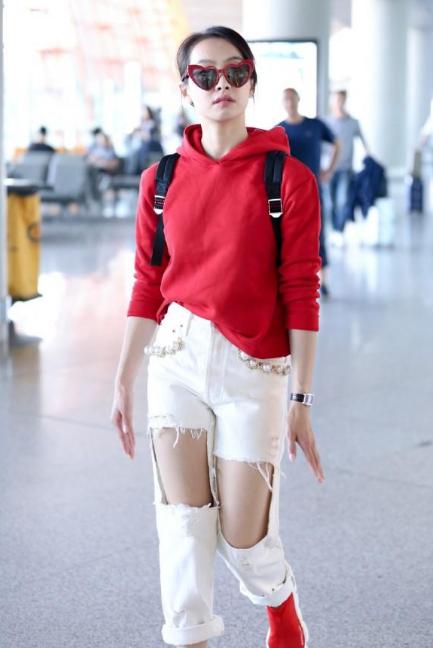 宋茜同款星星牛仔裤,宋茜穿6千块的牛仔背带裤