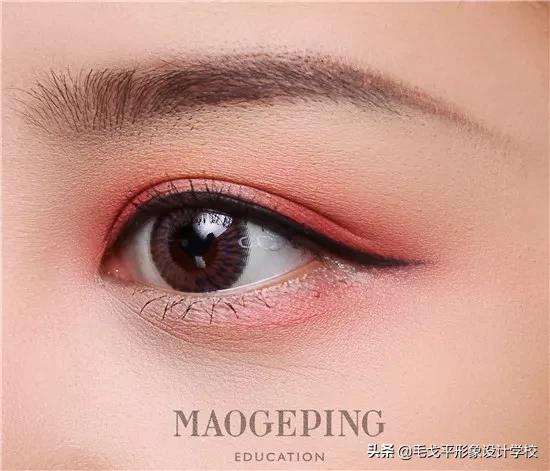日常眼妆这样画自然清爽更耐看,日常眼妆小技巧三步轻松搞定眼妆