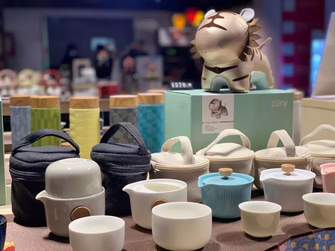 那些能卖高价还赚钱的文创品究竟什么来头