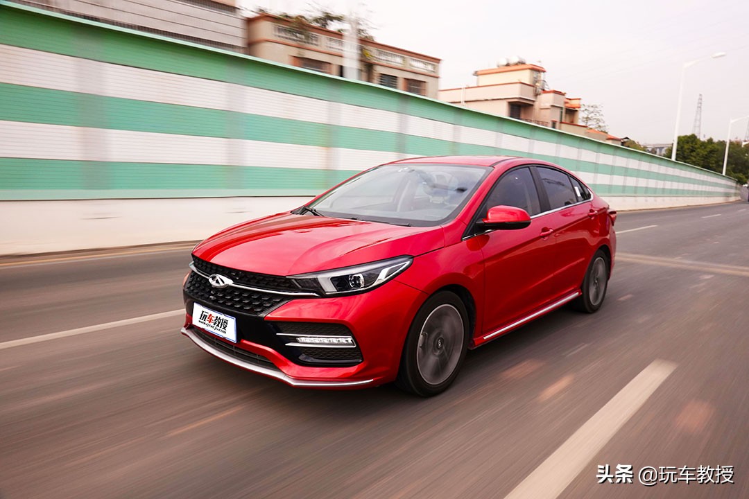 卡罗拉对比轩逸哪个值得拥有,轩逸和卡罗拉混动谁的动力强一点