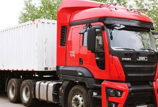 卡车司机如何应对低运费,货车司机要运费有哪几种方式