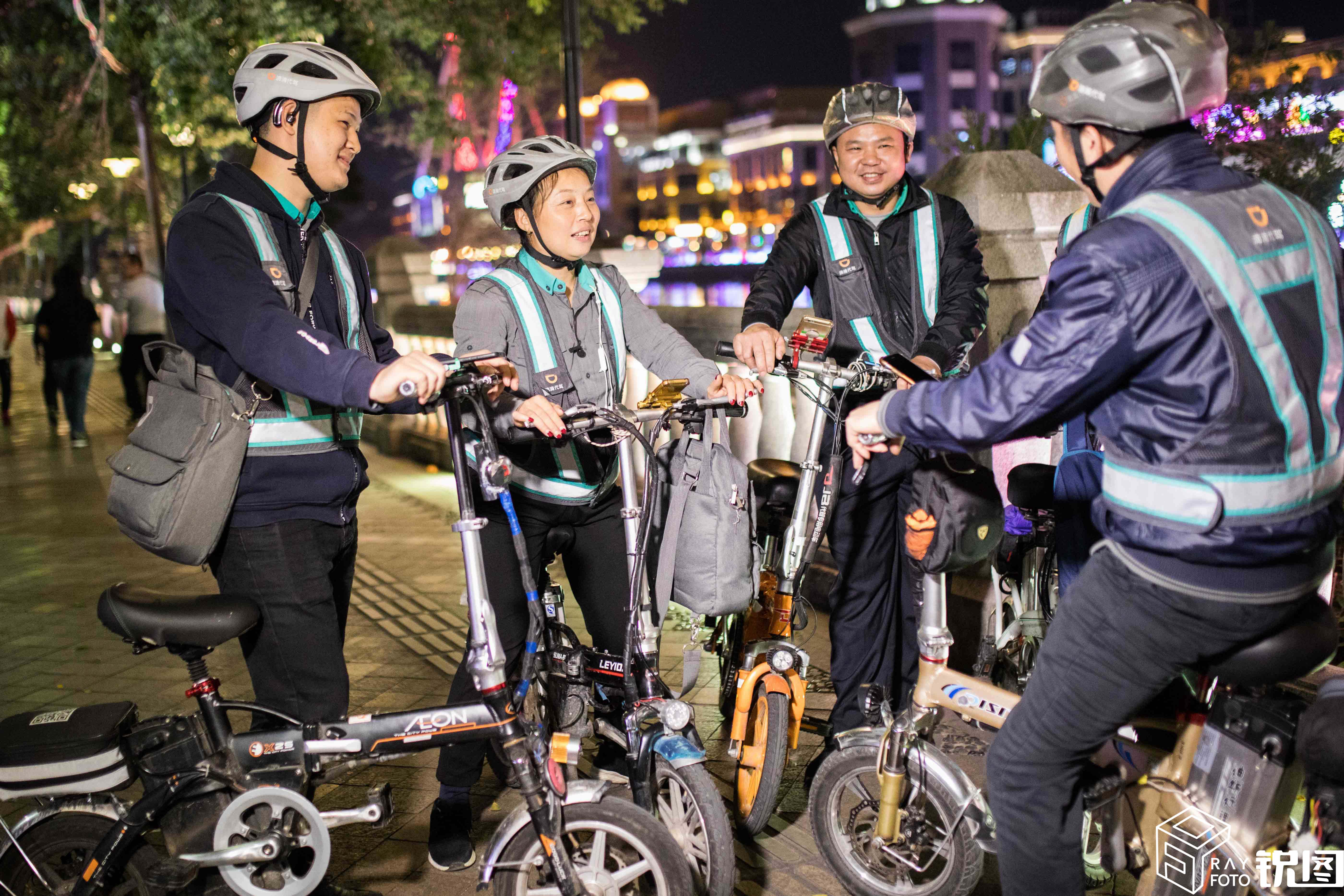 做代驾的女人视频,凌晨还在做代驾的女人