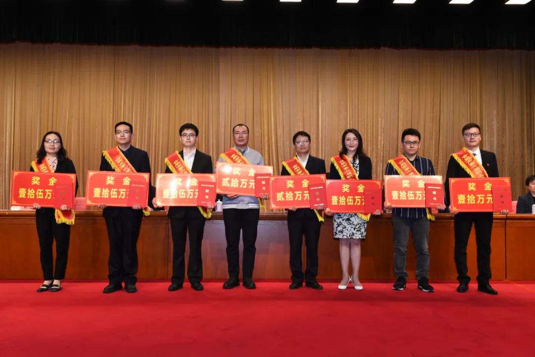 虞爱华访谈,虞爱华忘我的工作态度