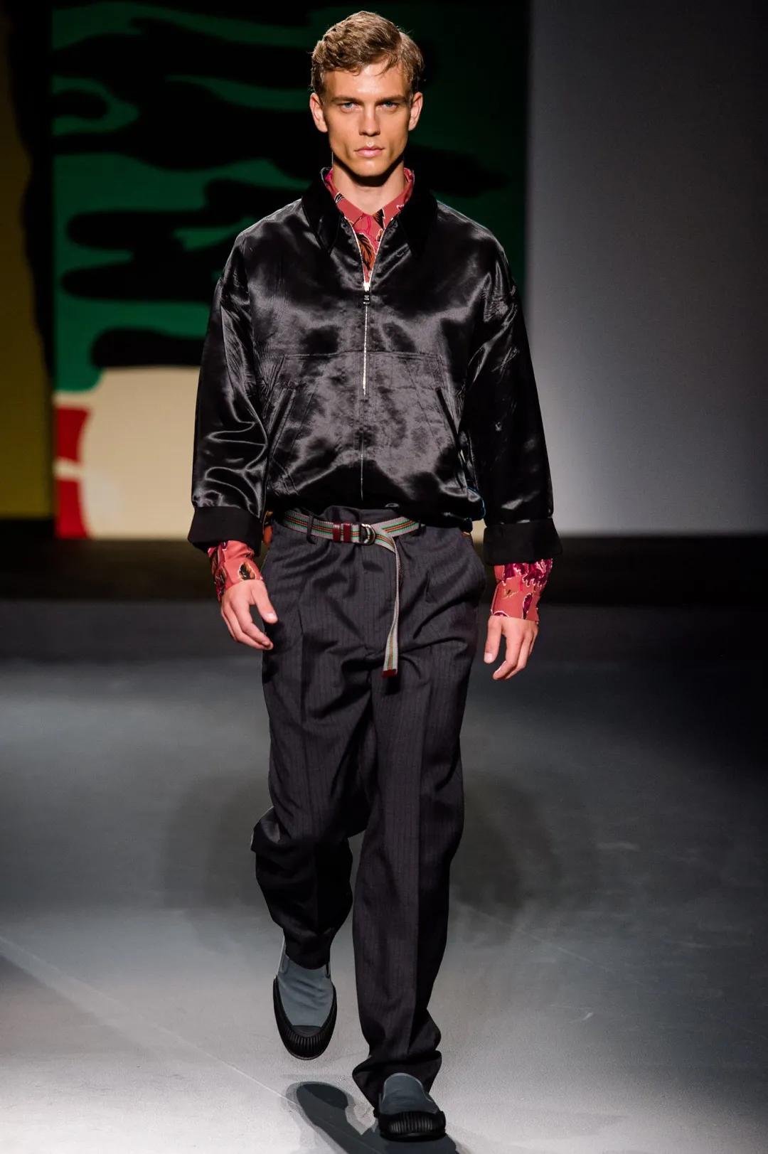 痰盂变果篮,痰盂被人玩出了新花样