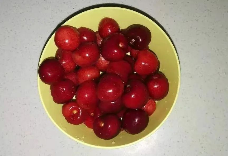 这套流光溢彩冰川碗，让居家生活更有格调、更精致