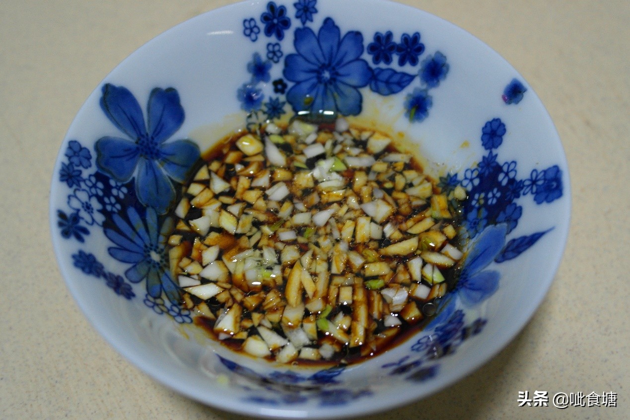 清蒸鲳鱼开锅后蒸几分钟,清蒸鲳鱼放什么调料最好