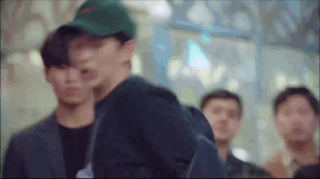 10分钟就脱了?男神很撩,但更帅的是女主