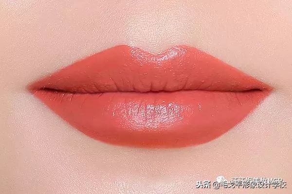 为什么口红怎么涂都不好看,嘴唇起皮涂口红不好看怎么办