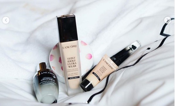 控油遮瑕粉底液网红推荐,隐形毛孔控油持久粉底液