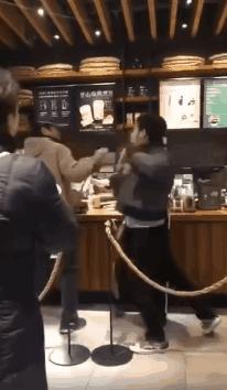 被星巴克“猫爪杯”收割智商税？这只猫能帮你提高智商，亲测有效