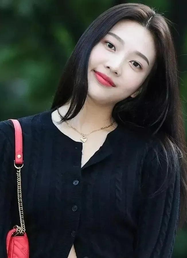 判断适合空气刘海还是漫画刘海,漫画刘海空气刘海哪个好看