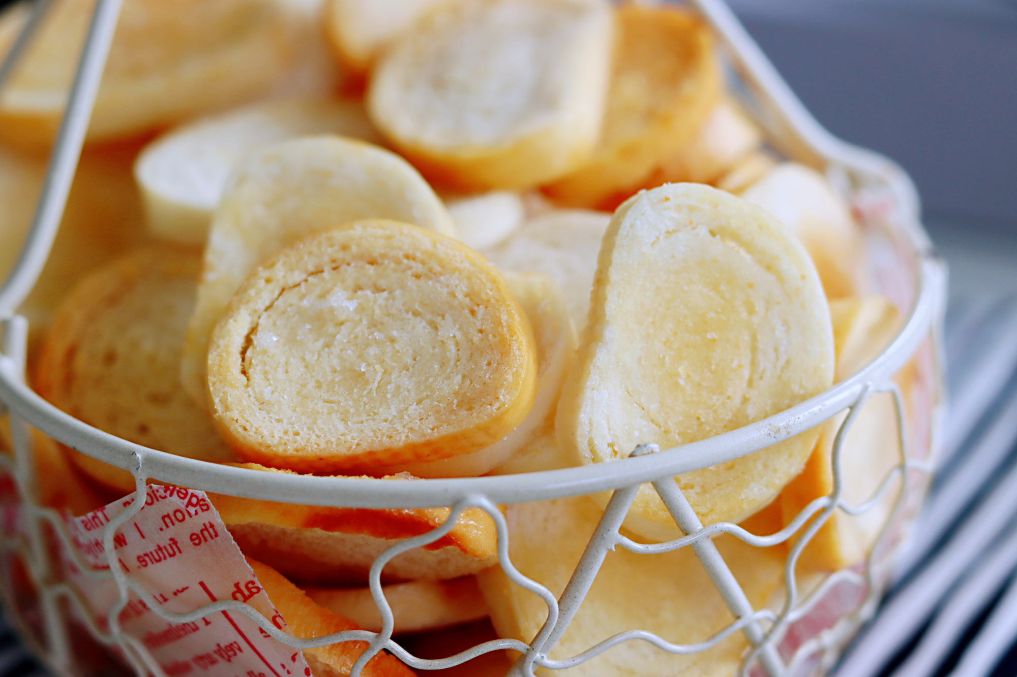 馒头吃不完怎么做成家常菜,馒头吃不完怎么做好吃不用锅