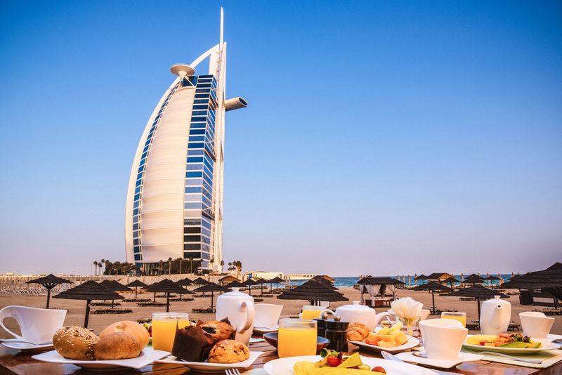 过年美食丰富一家人团圆,全家团圆过大年美味佳肴很丰盛