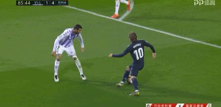 致敬外星人罗纳尔多,罗纳尔多皇马钟摆式过人