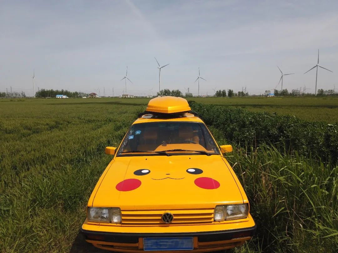 同时拥有好几辆摩托车,同时有多辆越野车